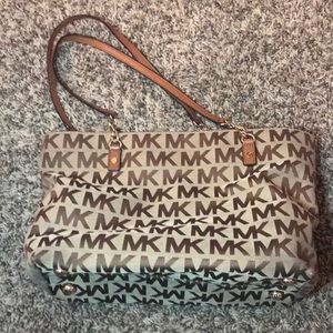 Michael Kors Purse (Authentic)